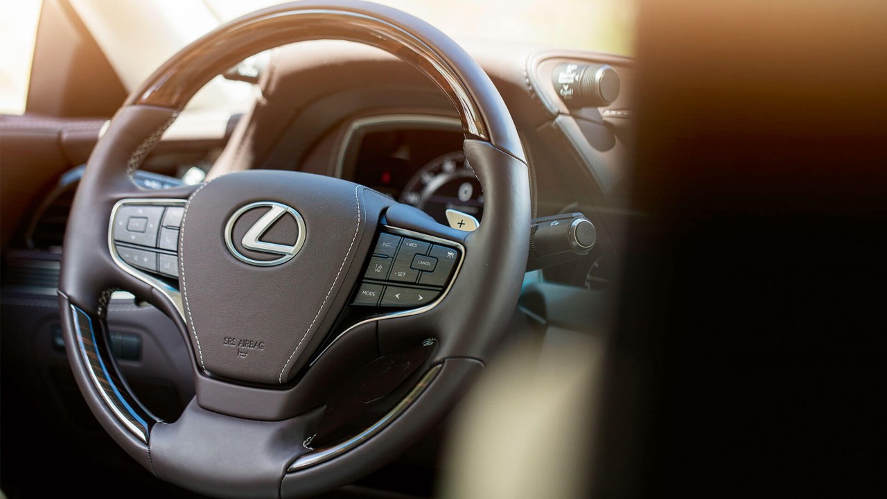 Lexus LS